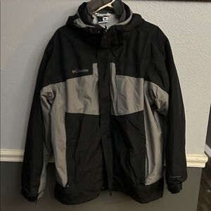 Columbia Men's Black and Gray Ski Jacket